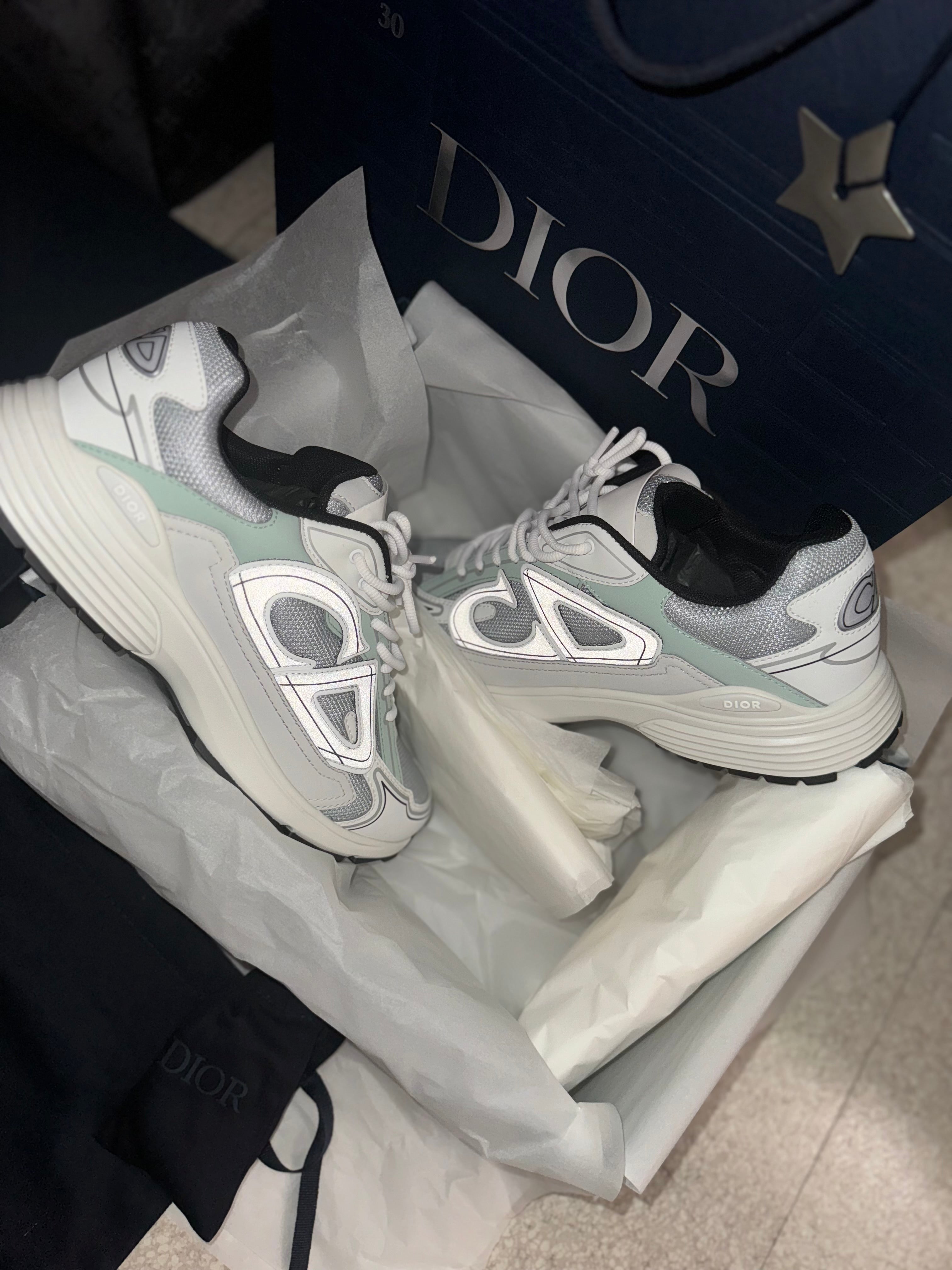 B30 V3 SNEAKERS VERY SMOOTH VERSION PASTEL MINT REFLECTIVE CORRECT REACTION PRE ORDER INVOICE COMPLETE PACKAGING PUSHED MODEL