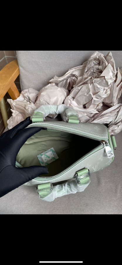 Sac keepall Grey vert 25 facture 10/10