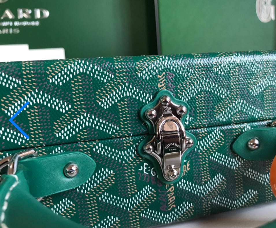 Green invoice trunk bag