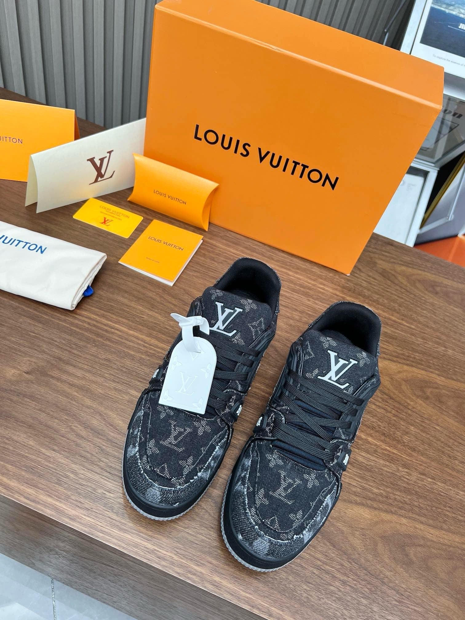 Sneakers Lv Trainers facture