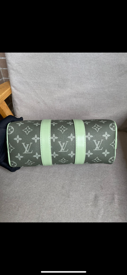 Sac keepall Grey vert 25 facture 10/10