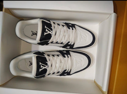 Sneakers Lv Trainers black And white   facture 10/10 quality