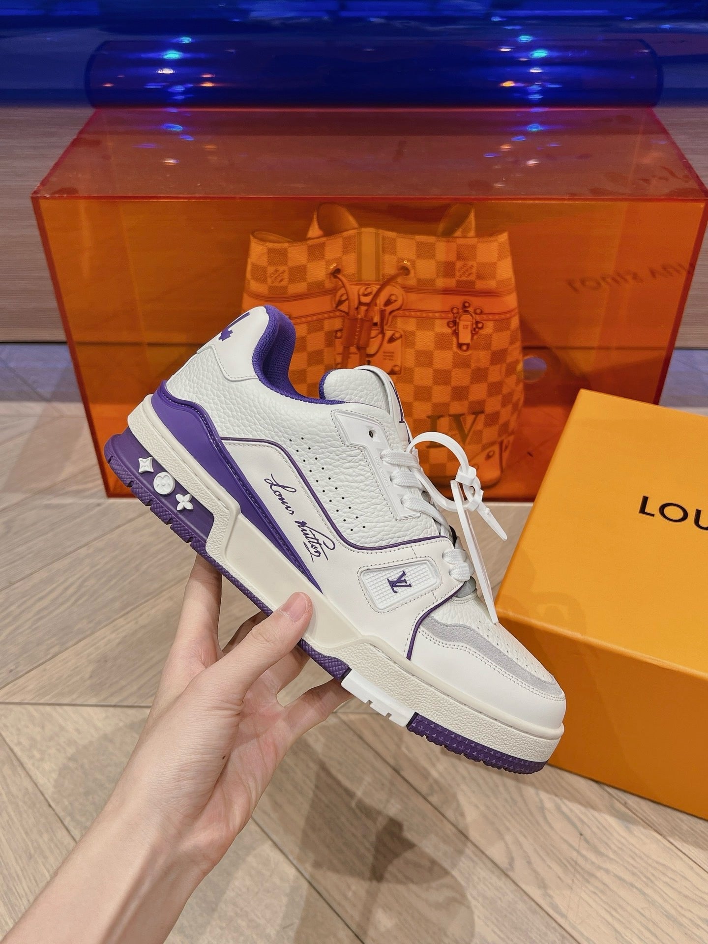 LV-Trainer weiß/lila Rechnung