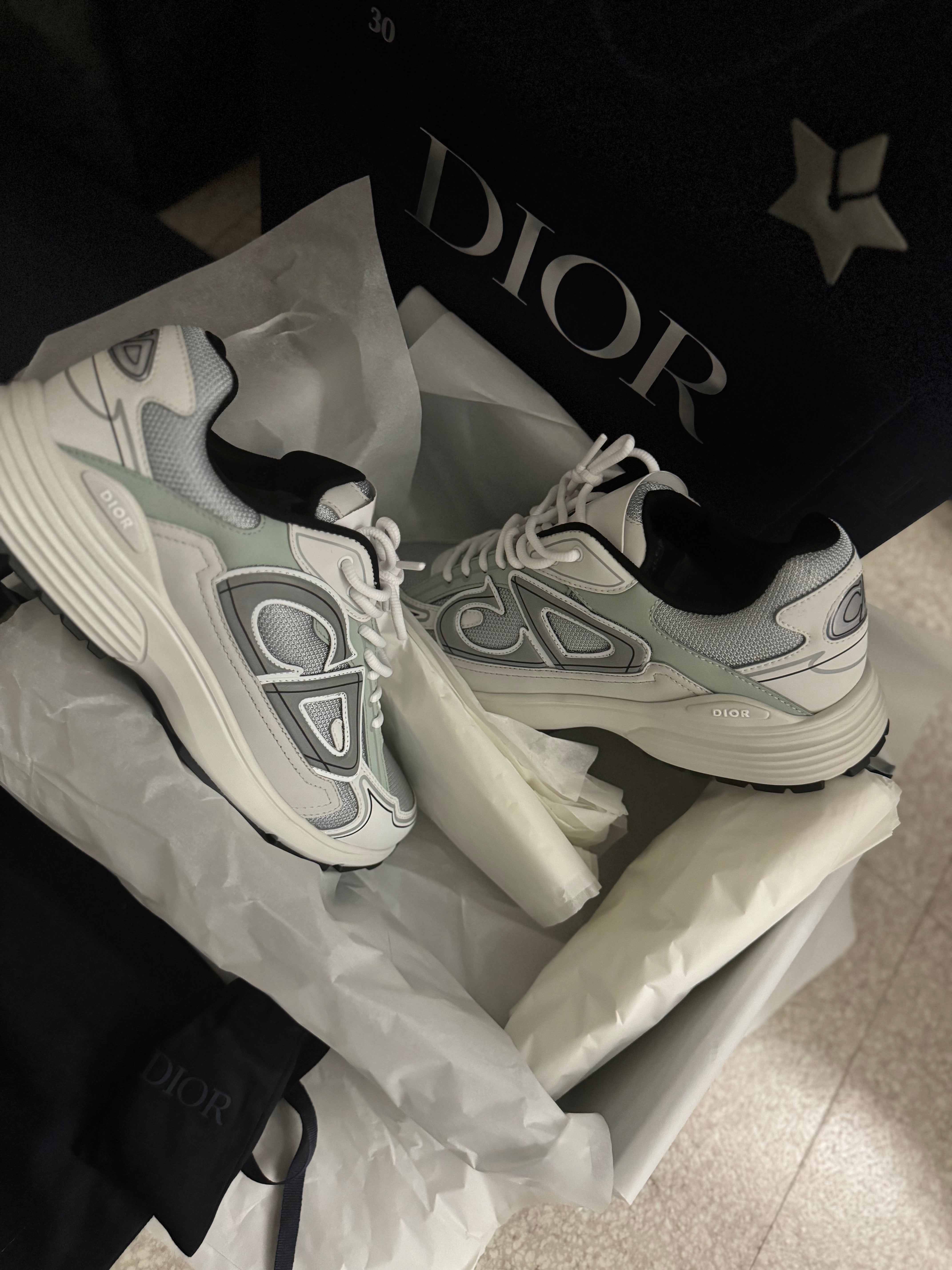 B30 V3 SNEAKERS VERY SMOOTH VERSION PASTEL MINT REFLECTIVE CORRECT REACTION PRE ORDER INVOICE COMPLETE PACKAGING PUSHED MODEL