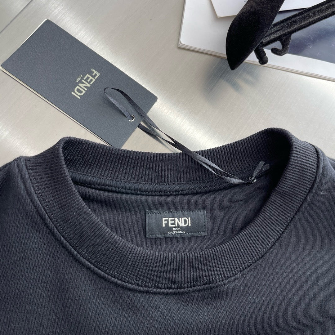 Pull FF noir poche zippée