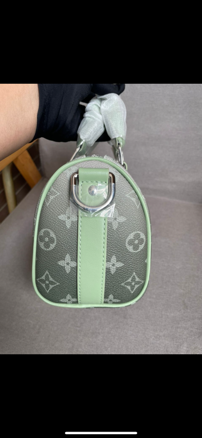 Sac keepall Grey vert 25 facture 10/10