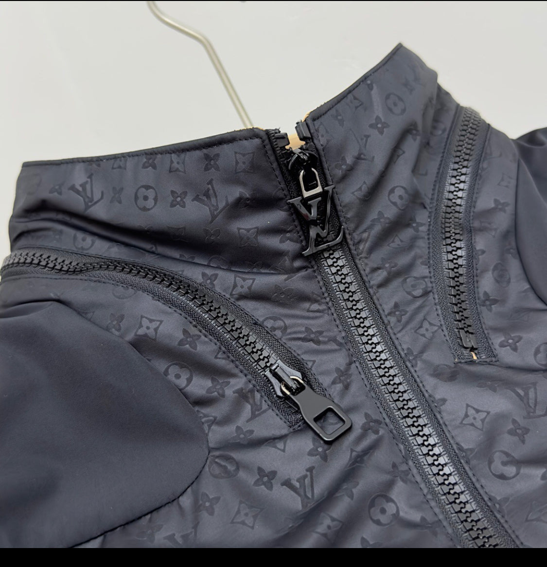 Lv Wendejacke Jacke 10/10 2023