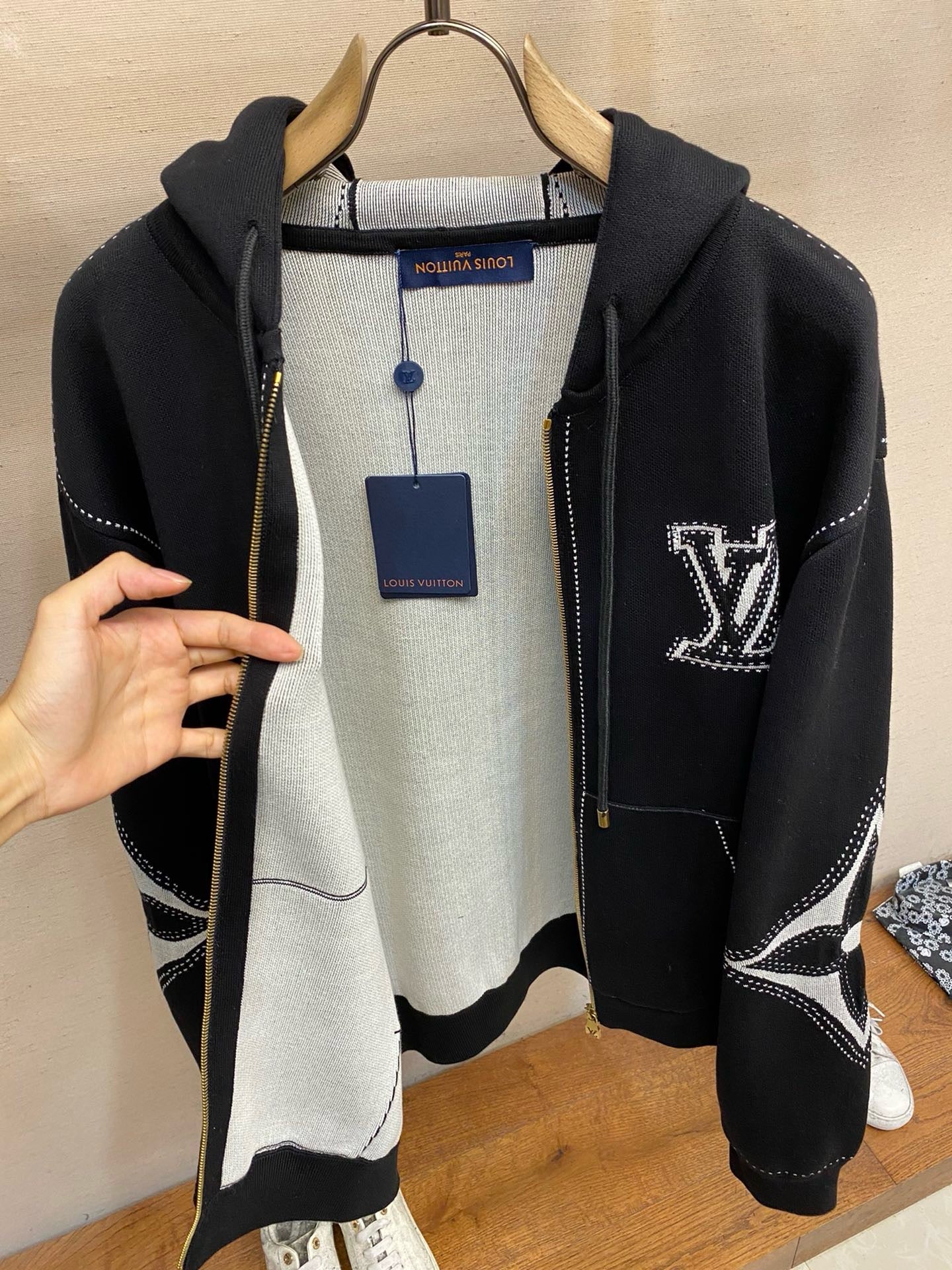 Sweat capuche motif Zippee Intarsia Lv 2024