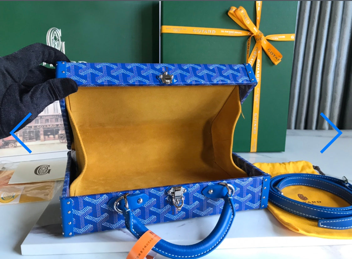 Blue invoice trunk bag