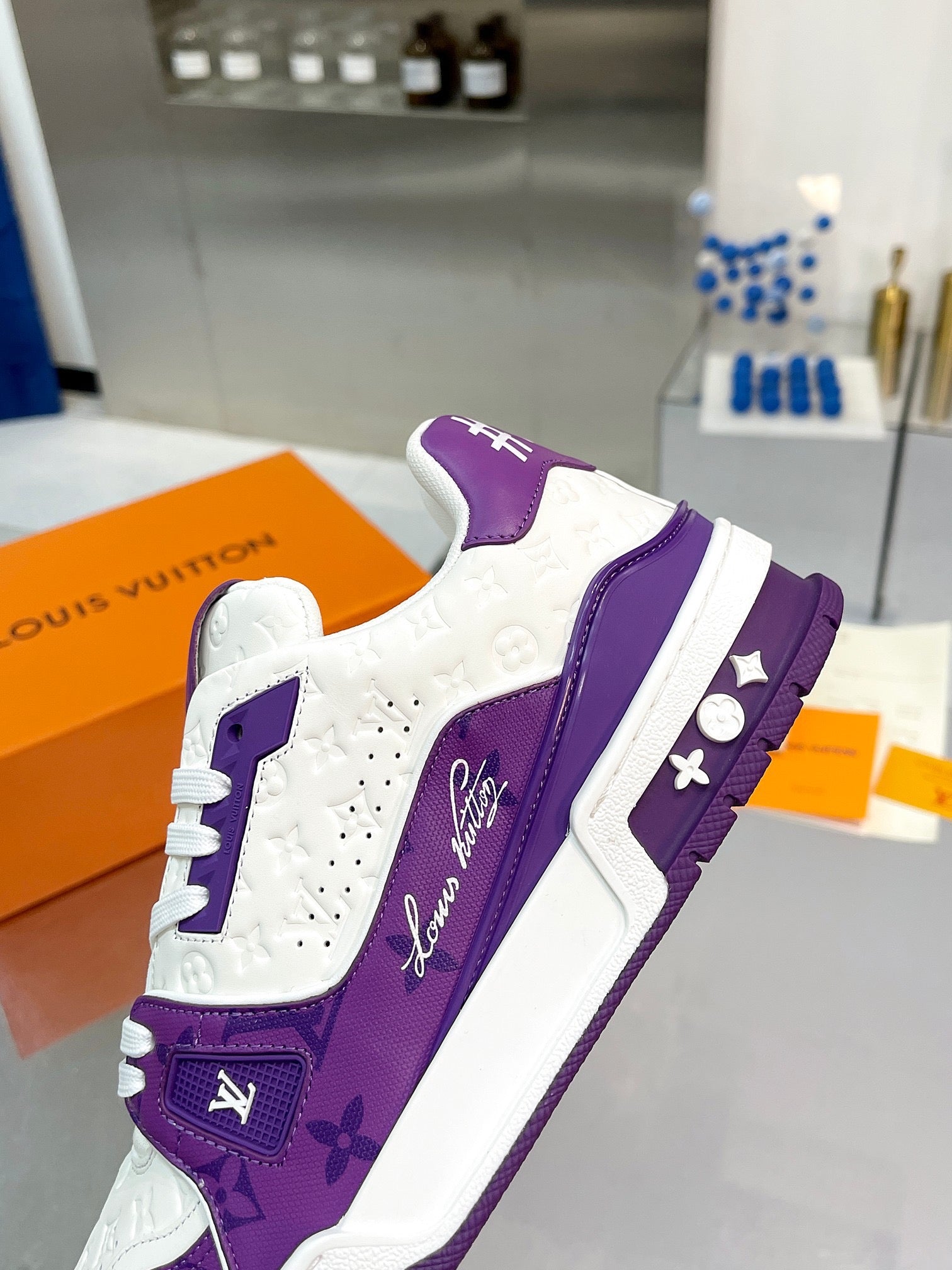 Sneakers Lv trainers purple 2023 invoice