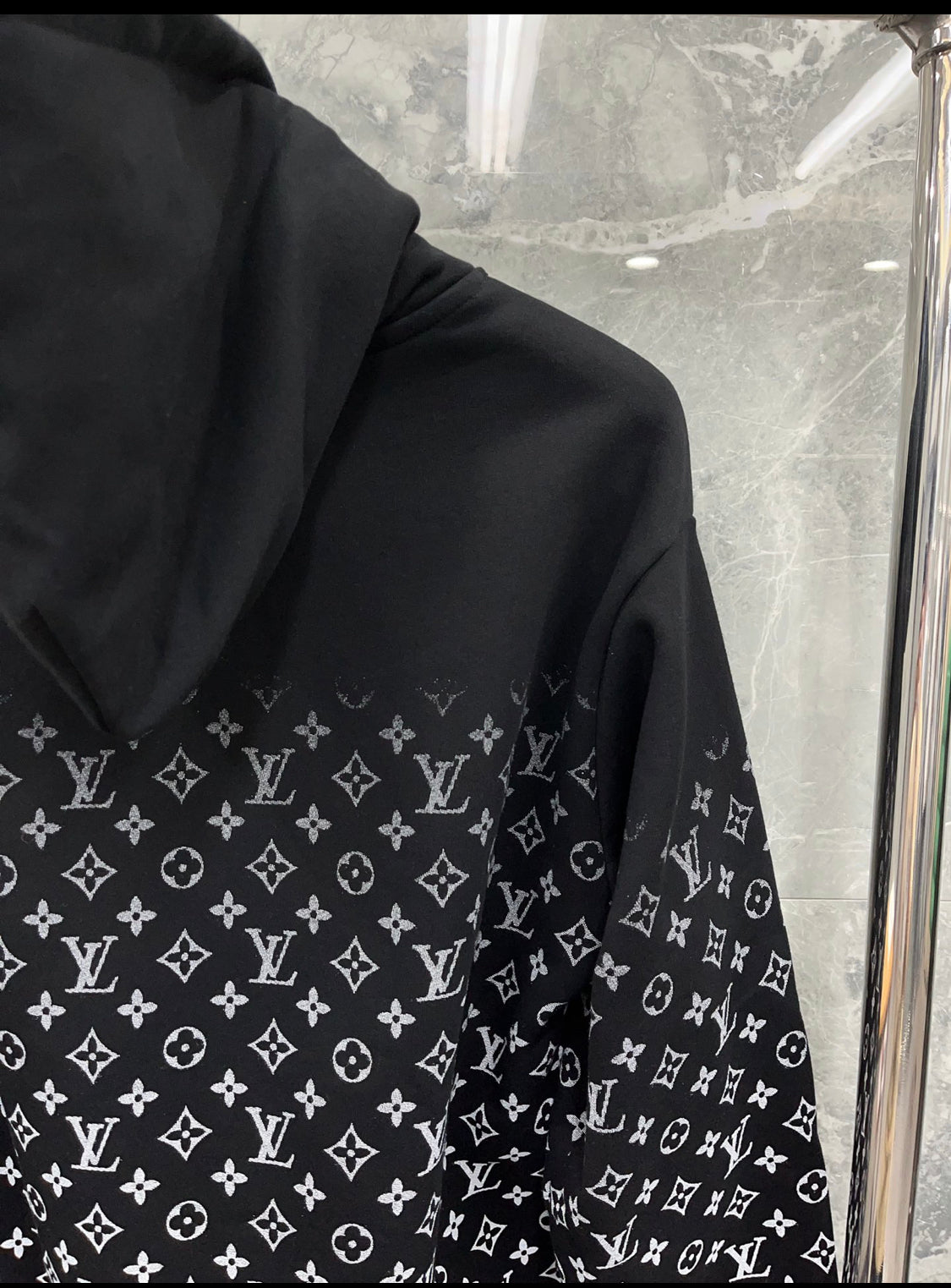 Sweat Lv facture black And white