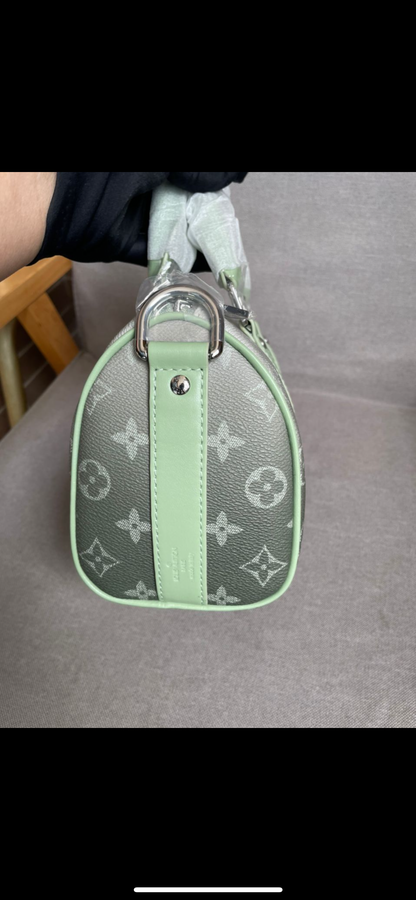 Sac keepall Grey vert 25 facture 10/10