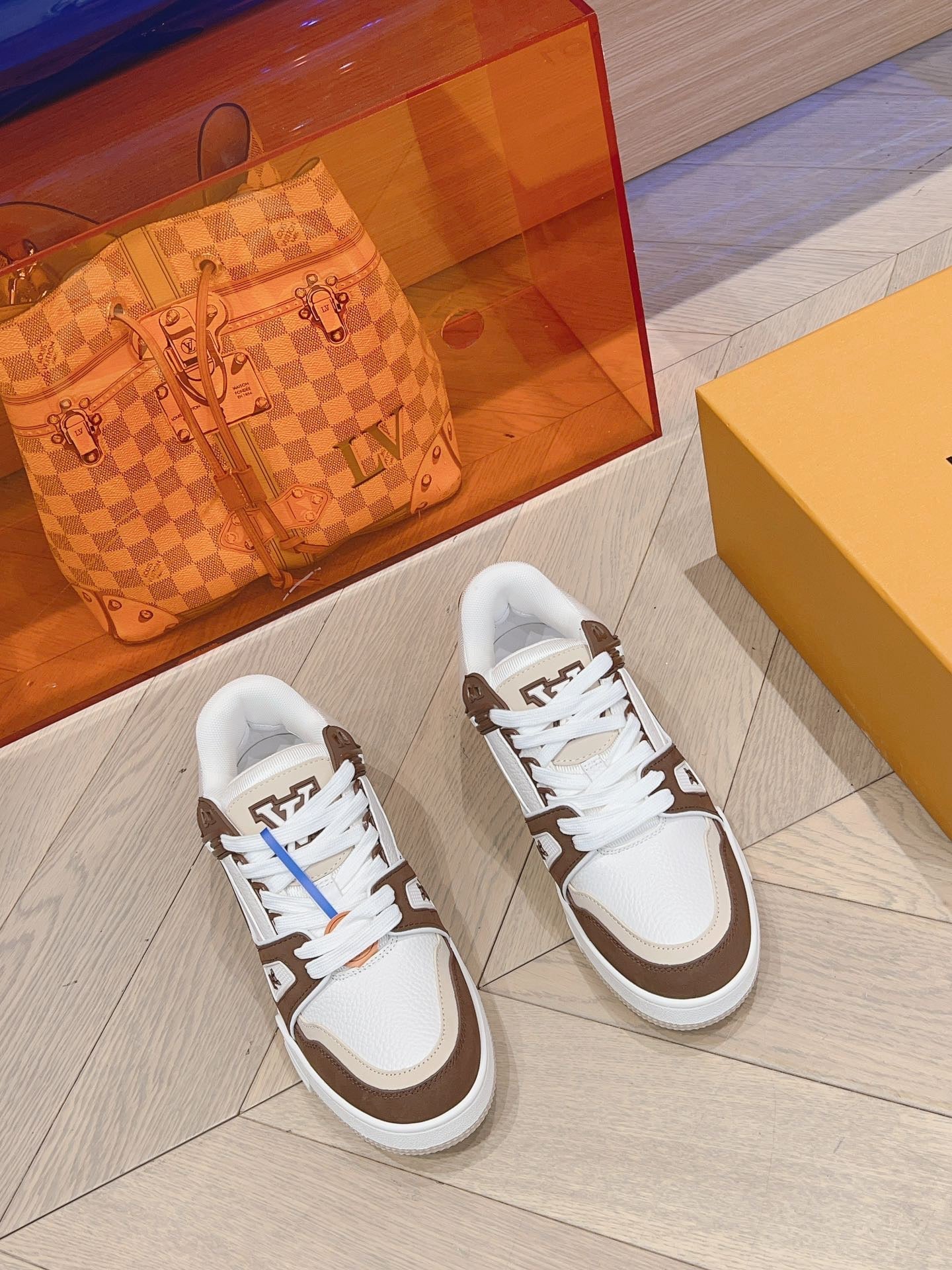 Sneakers Lv Trainers Mokka Rechnung