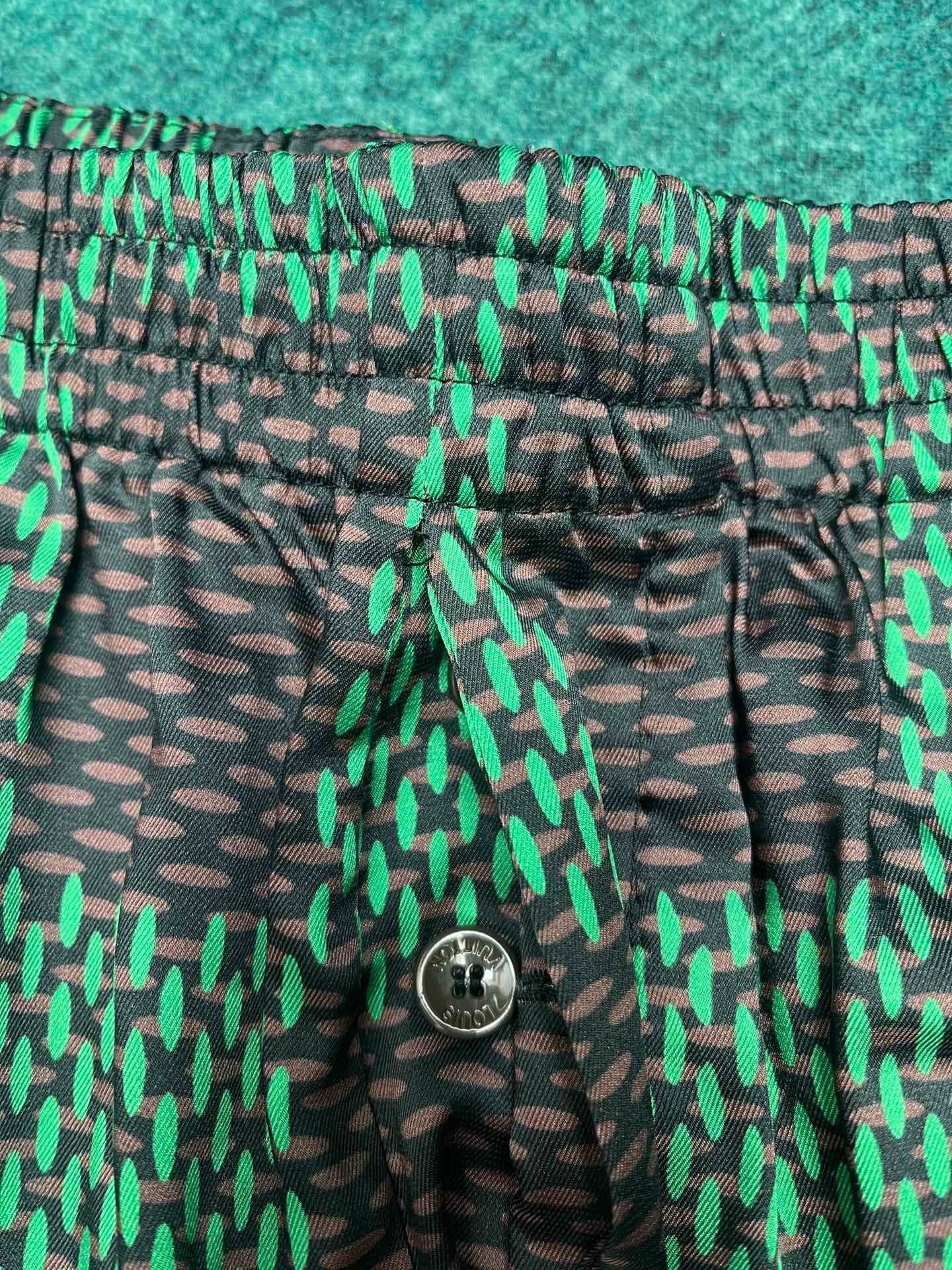 Lässige Shorts aus LV-Seide