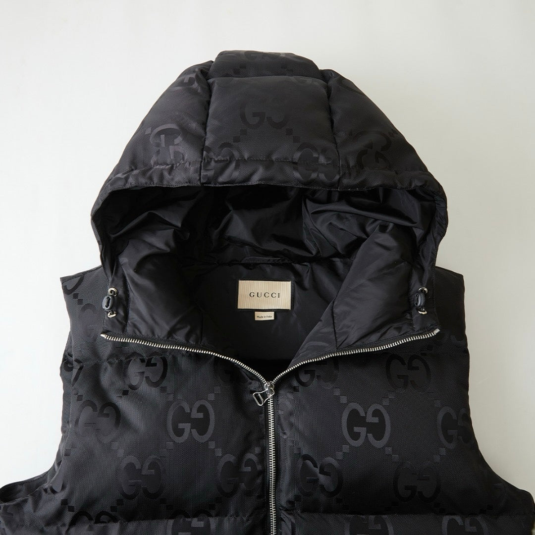 Black sleeveless GG jumbo jacket