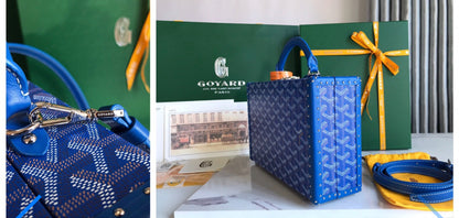 Blue invoice trunk bag