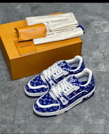 Lv Trainers Rechnungssneaker aus blauem Wildleder