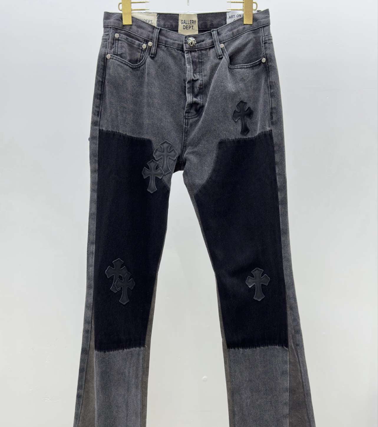 Schwarze Chrom-Herzen-Jeans