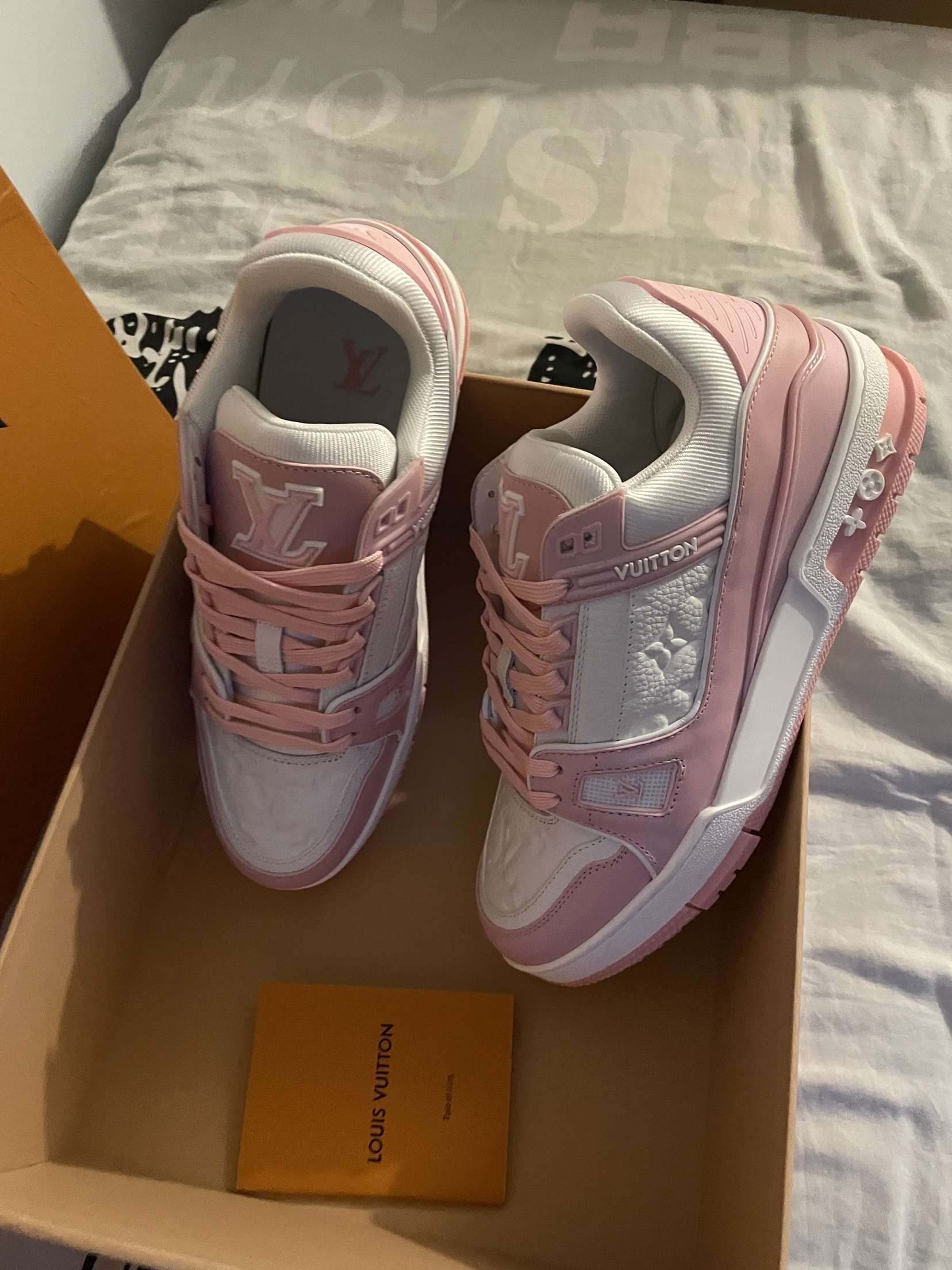 Lv Trainers rosa Rechnung